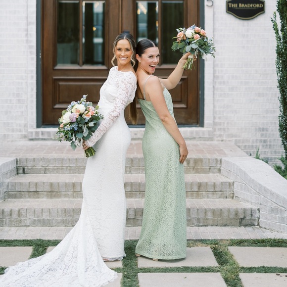 Asymmetric maxi lace dress with leg split - Picture 2 of 6